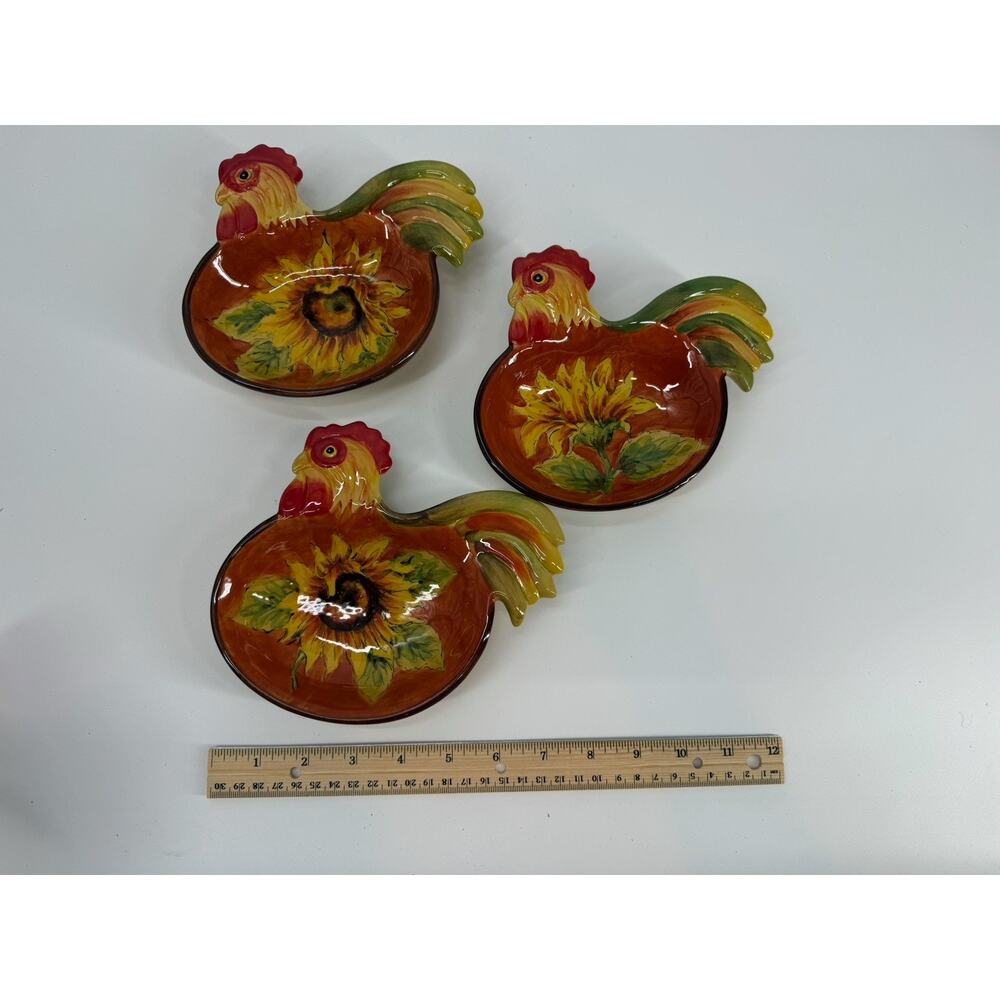 Maxcera Corp RED ROOSTER Set/3 Plates EXCELLENT UNUSED Ruffled - Picture 2 of 5